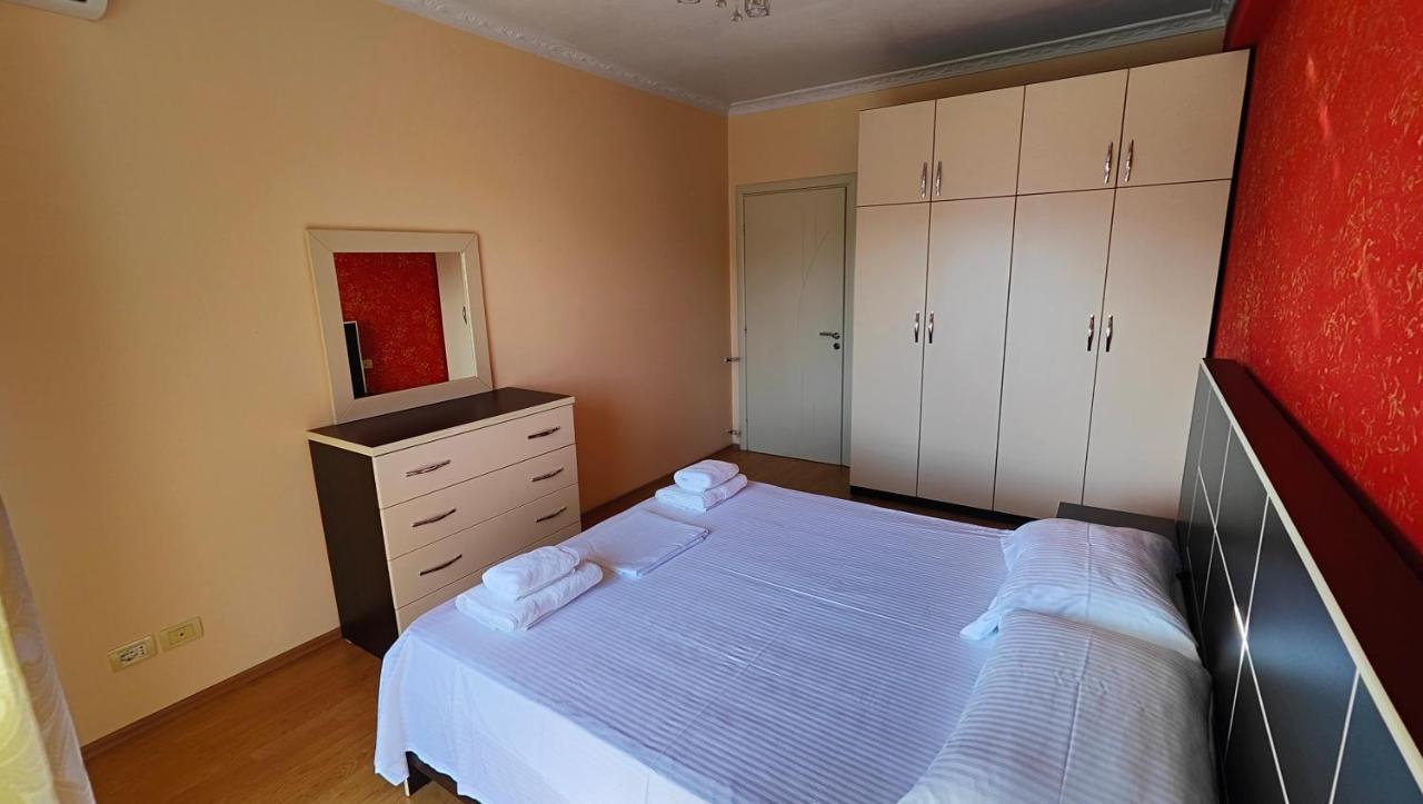 Appartamento Aria Con Vista Sul Teatro Migjeni Shkodër Buitenkant foto